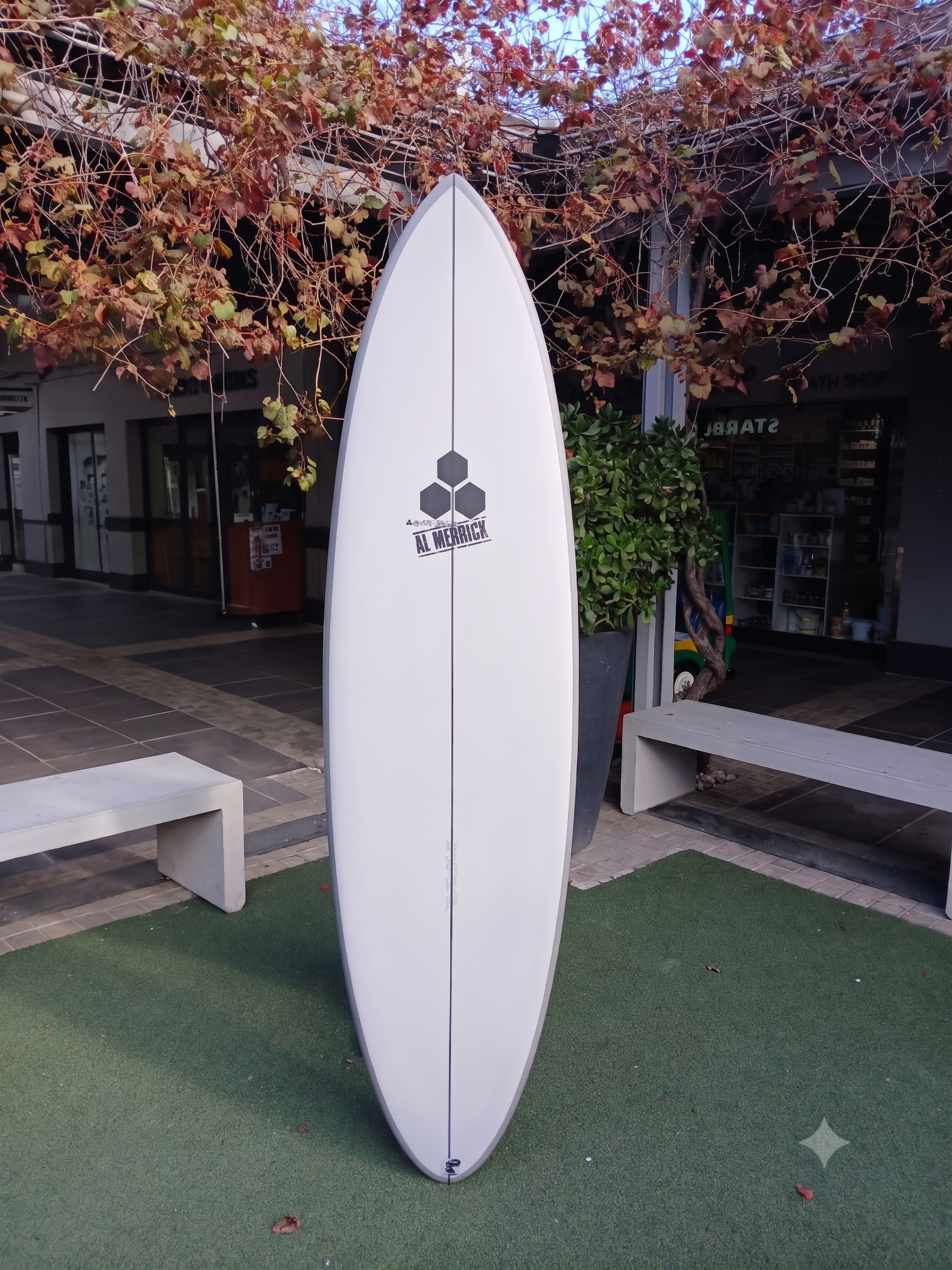 Al Merrick M23 6´8" Rounded Tail
